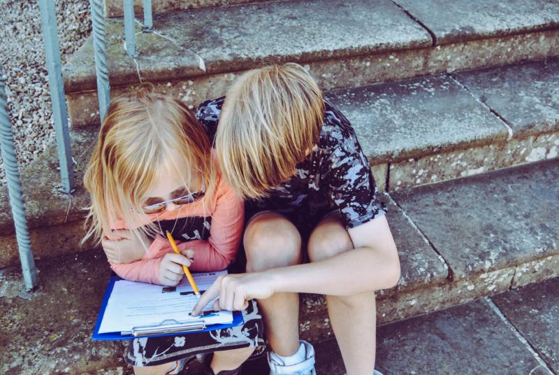 Kids, reading