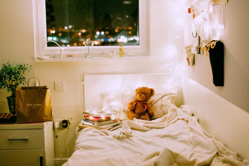 Kinderzimmer mit Bett