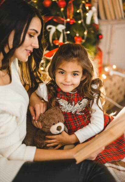 Mum,girl and Teddybear
