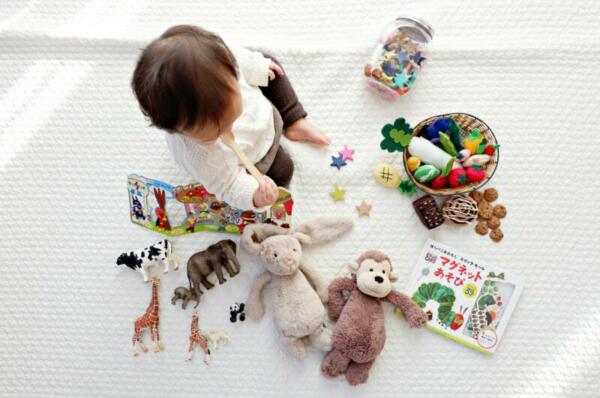Baby in Spielecke